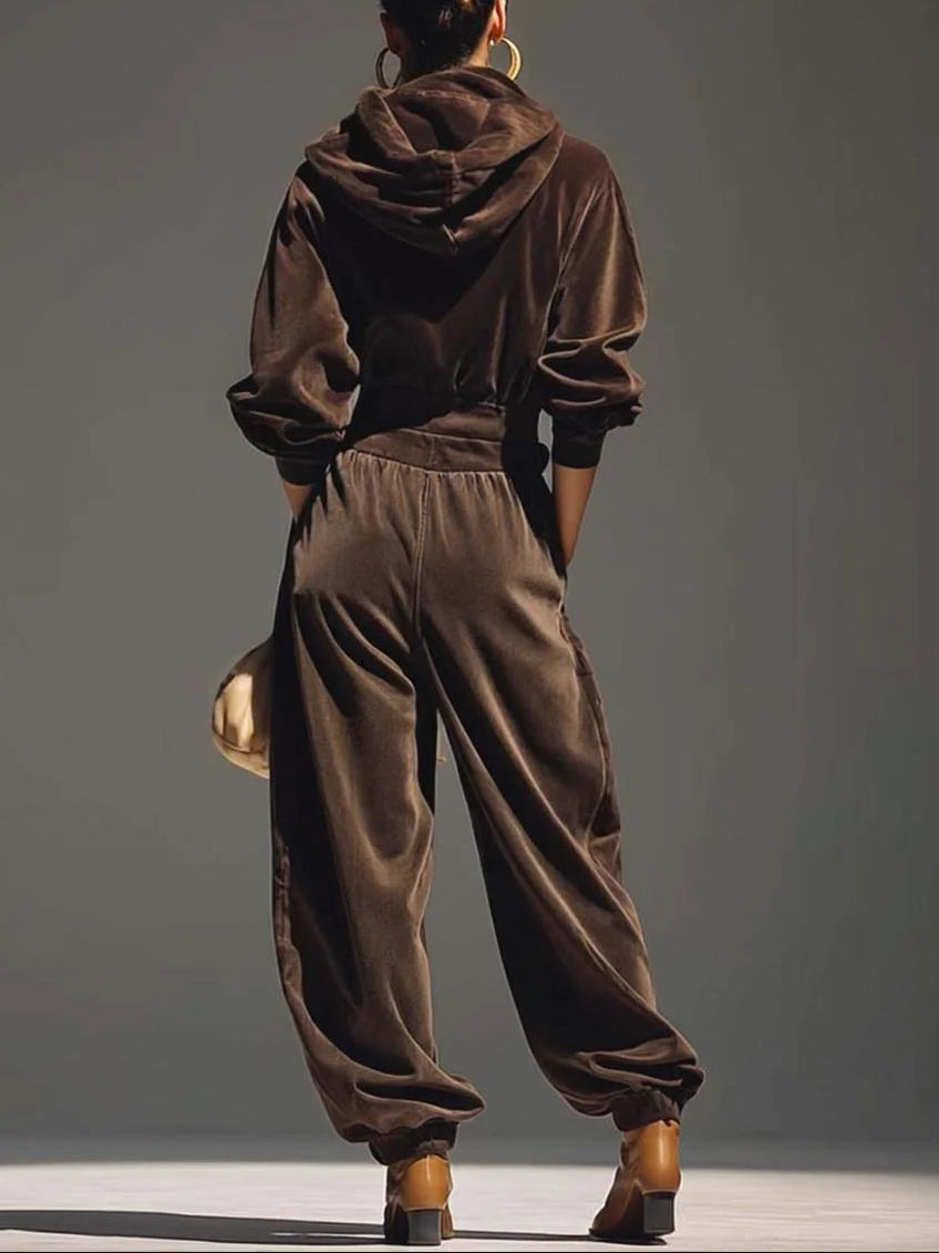 Emmie | The Chic Lounge Look