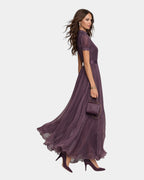 Lola | Dress with a neckline and chiffon lace finishes