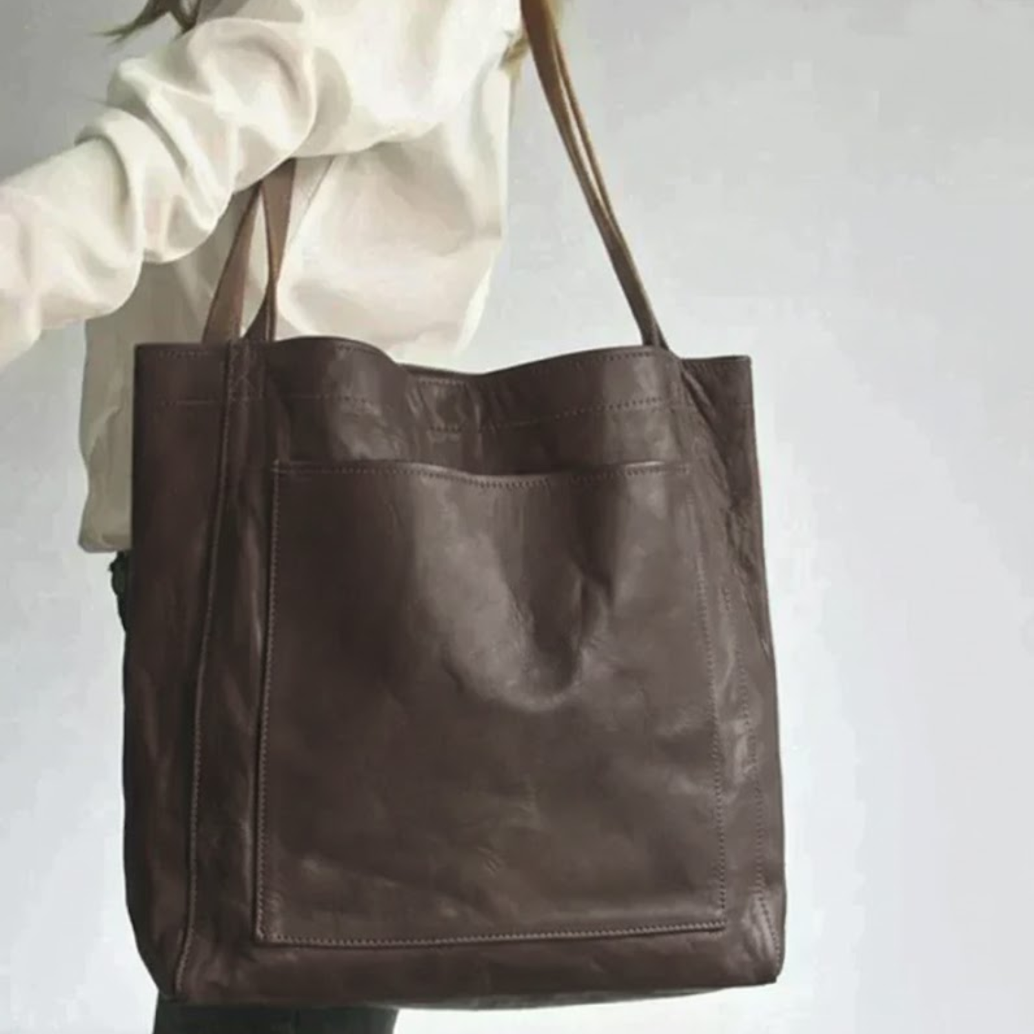 Isla | Modern and Elegant Leather Bag